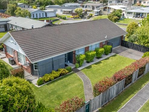 7 Knightsbridge Place, Dinsdale