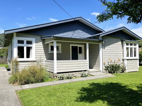 16 Buller Street, Picton