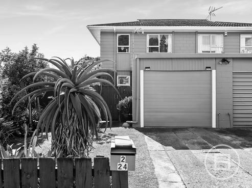 2/24 Glynnbrooke Street, Te Atatu South