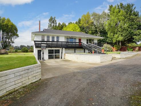 339 Oteramika Road, Tisbury