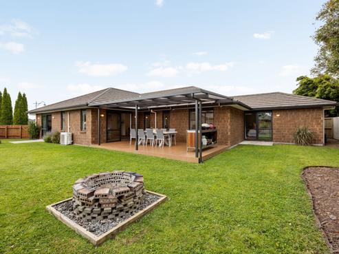 33 Whitney Place, Rototuna North