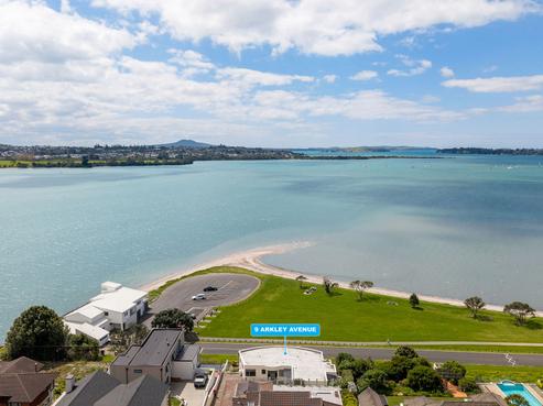 9 Arkley Avenue, Farm Cove