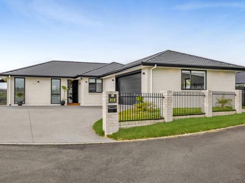 34B Honeyfield Drive, Whalers Gate
