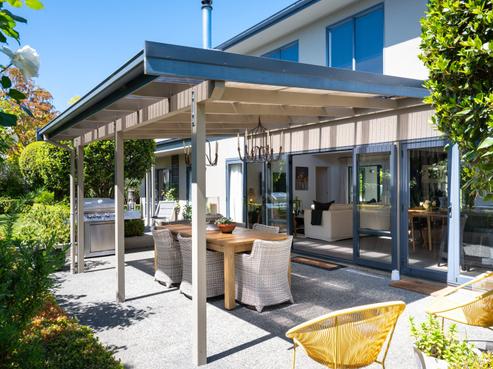 11 Woodford Heights, Havelock North