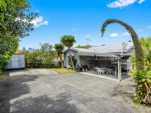 151 Brian Crescent, Stanmore Bay