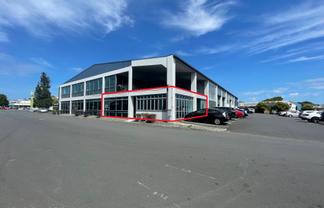 Ground Floor Multi-Use Unit with Carparks