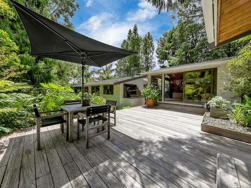 704 West Coast Road, Oratia