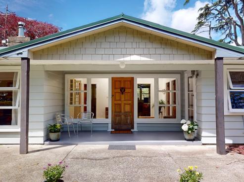 189 Queen Street West, Levin