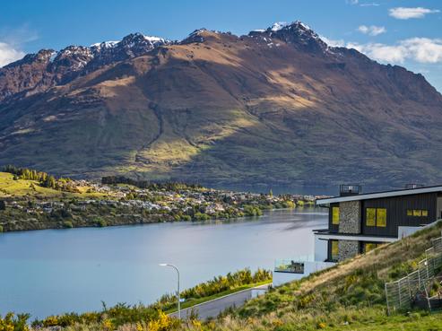 2 Lynch Lane, Queenstown Hill