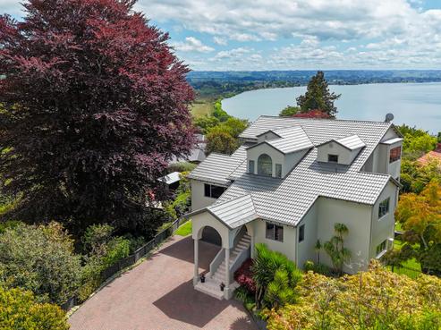 4 Tupara Crescent, Kawaha Point