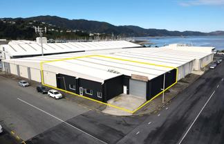 Big Space with Corner Profile