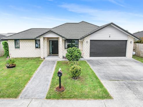 64 Sirius Crescent, Rototuna North