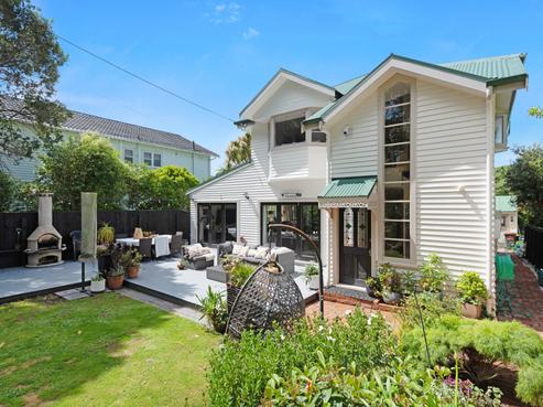 32 Homewood Crescent, Karori