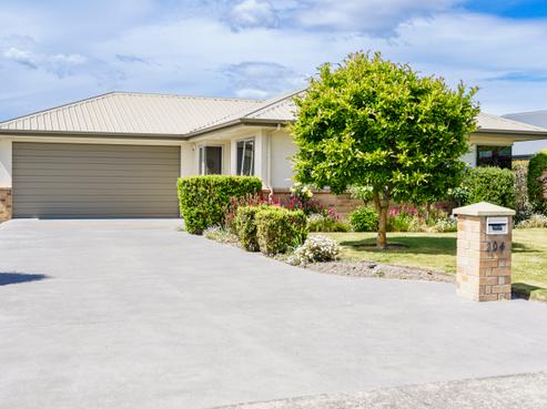 204 Frimley Oaks, Frimley