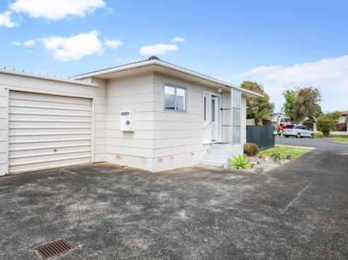 16A Helms Place, Manurewa