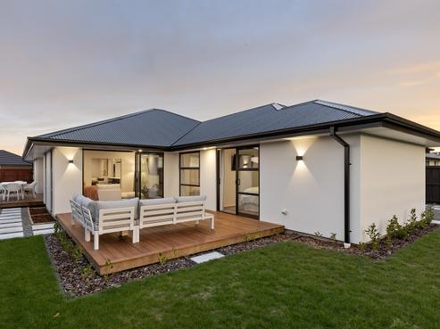 31 Crossley Avenue, Woodend