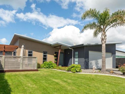 7 Surfers Avenue, Waihi Beach