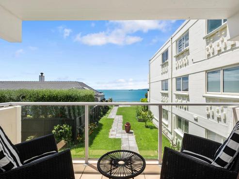 2/21 Clifton Road, Hauraki