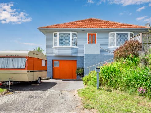 106 Renown Road, Raumati South