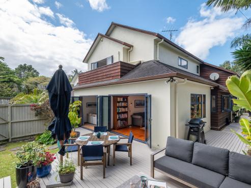 18A Beulah Avenue, Rothesay Bay