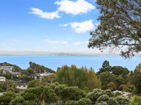 2/3 Peter Terrace, Castor Bay