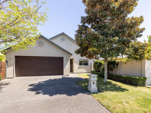 702B York Street, Mahora