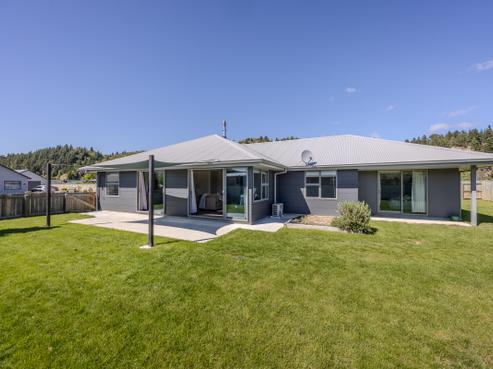 14 Cooper Crescent, Luggate