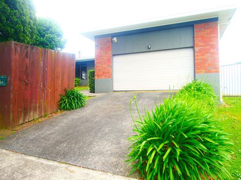 14 Kurnell Drive, Botany Downs