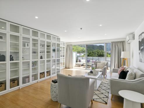 44 Saddleback Grove, Karori