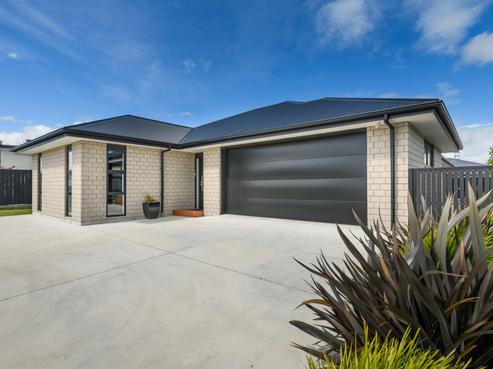 142 Pharazyn Street, Feilding