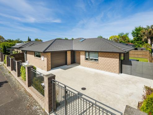 18 Thomson Street, West End