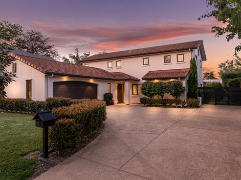 2 Birchwood Grove, Greenhithe