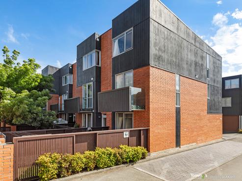 24/120 Rintoul Street, Newtown