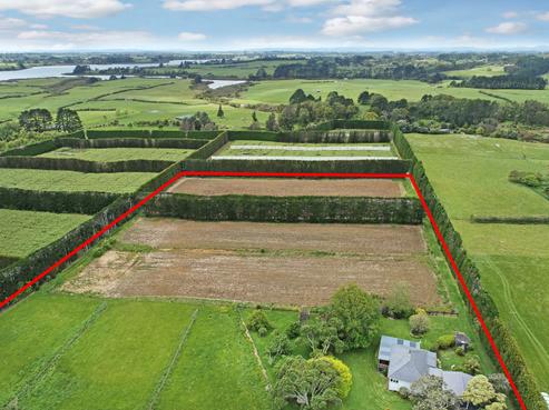 214 Glenbrook Beach Road, Glenbrook