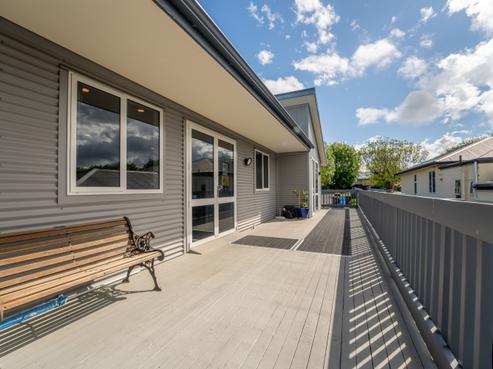 30 Memorial Avenue, Parkside