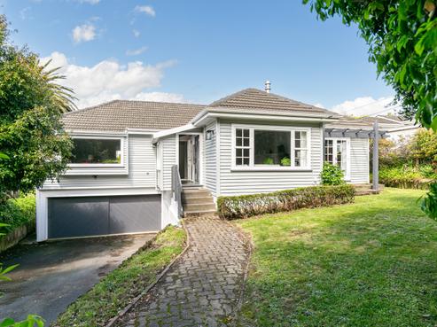 29 Ngatitoa Street, Tawa