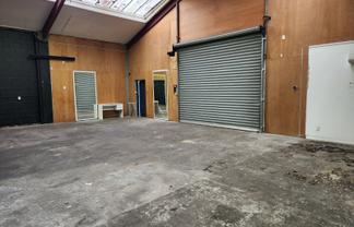 Bargain lease on Moorhouse Avenue