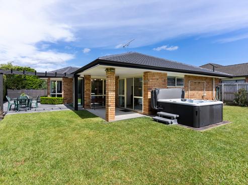 49 Lothian Brae, Wattle Downs
