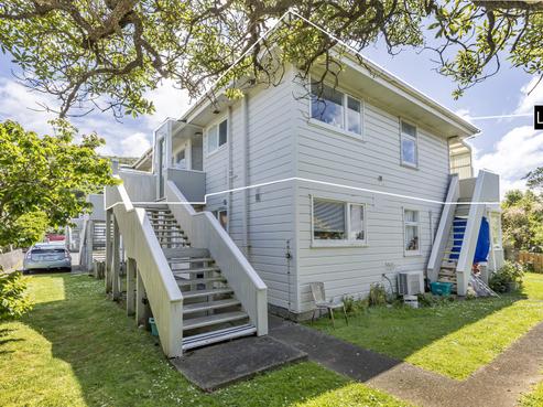 1/139 Queens Drive, Lyall Bay