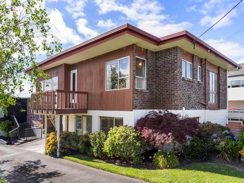 1/18 Tui Glen Road, Birkenhead