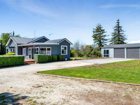 1233 Egmont Road, Egmont Village