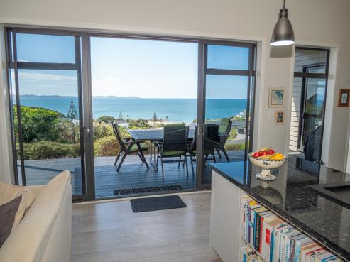 6 Sunrise Place, Cable Bay