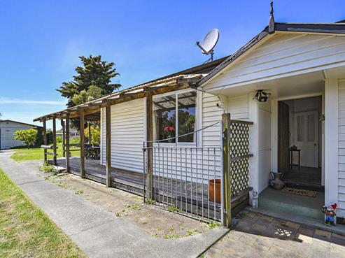 900 Lyell Street, Akina