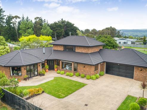 7 Alpine Grove, Kelvin Grove