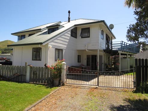 14 Lochiel Street, Mahia