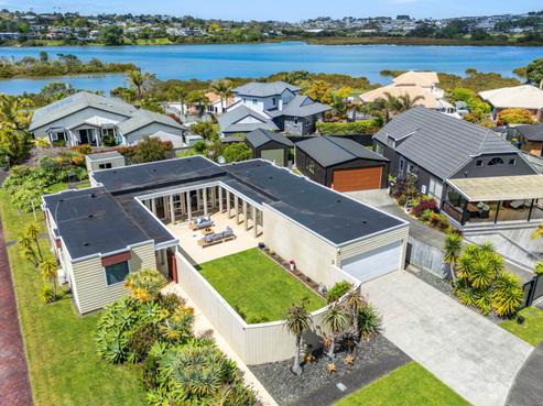 58 Settlers Grove, Orewa