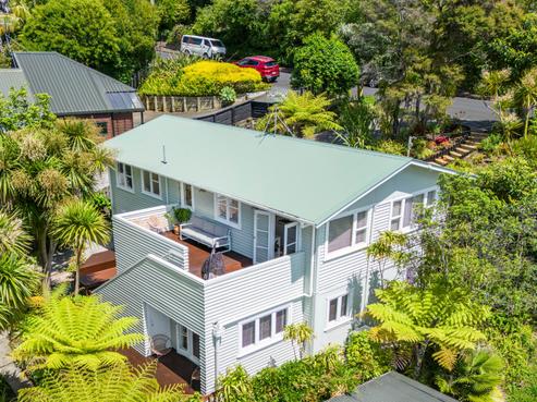 11 Fairmount Road, Titirangi