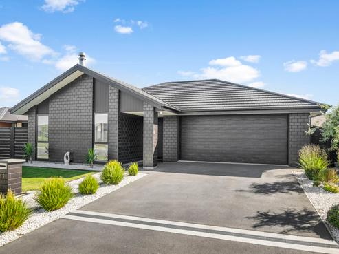 15 Whitehorn Drive, Lincoln