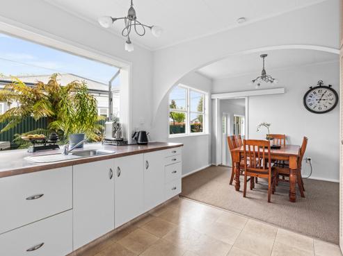 608 Willowpark Road South, Akina