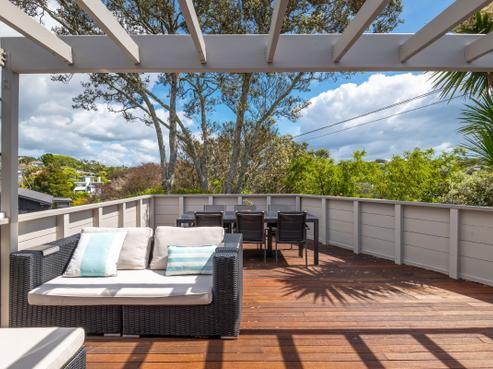 2 Lyons Avenue, Murrays Bay
